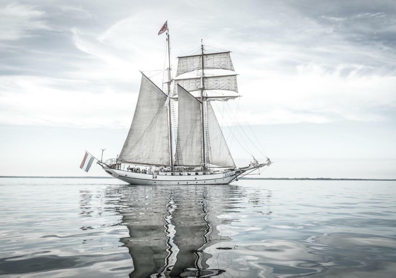 Segelschiff J.R. Tolkien Hotel Hamburg Kültér fotó