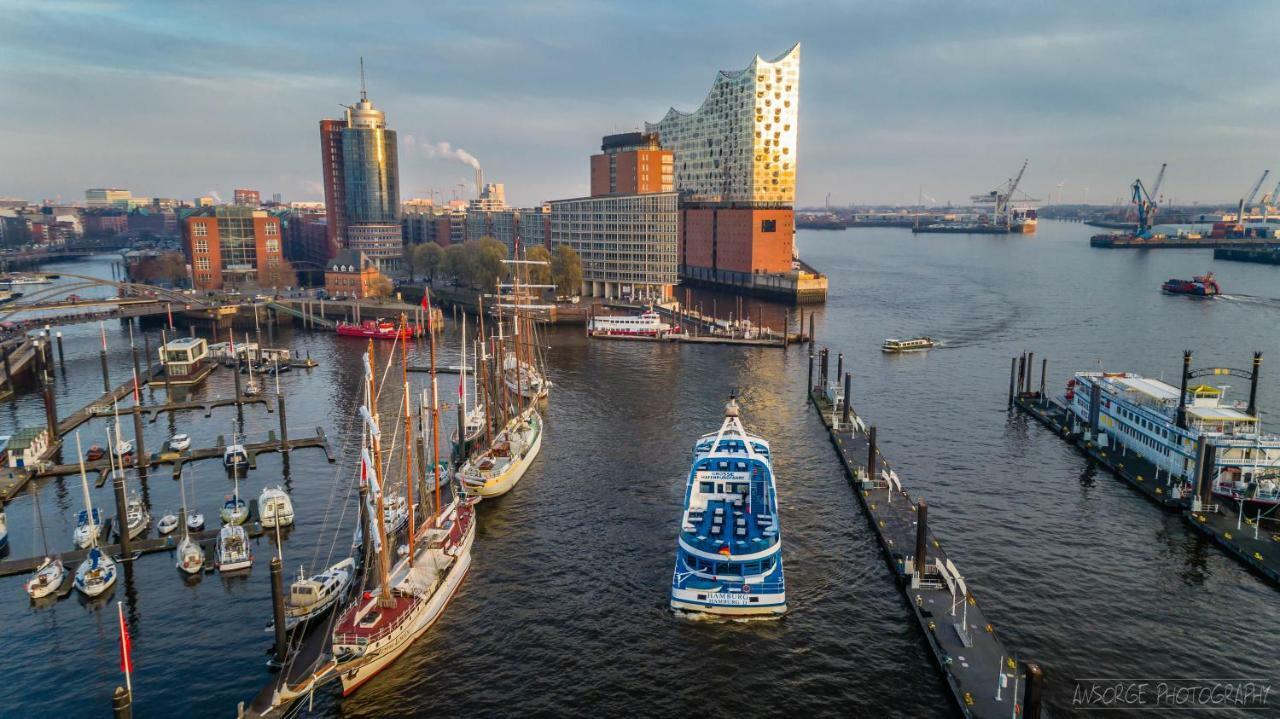 Segelschiff J.R. Tolkien Hotel Hamburg Kültér fotó