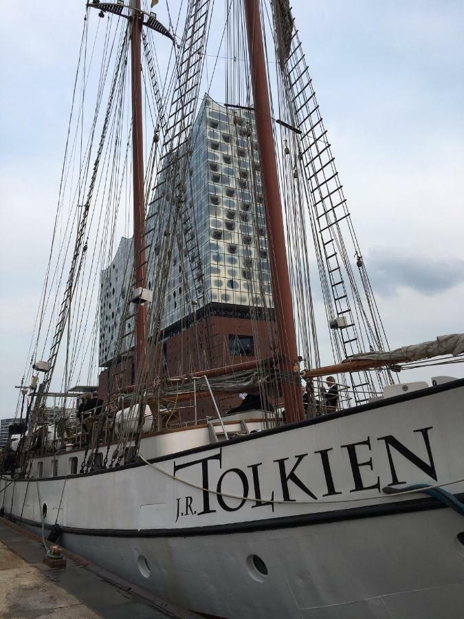 Segelschiff J.R. Tolkien Hotel Hamburg Kültér fotó