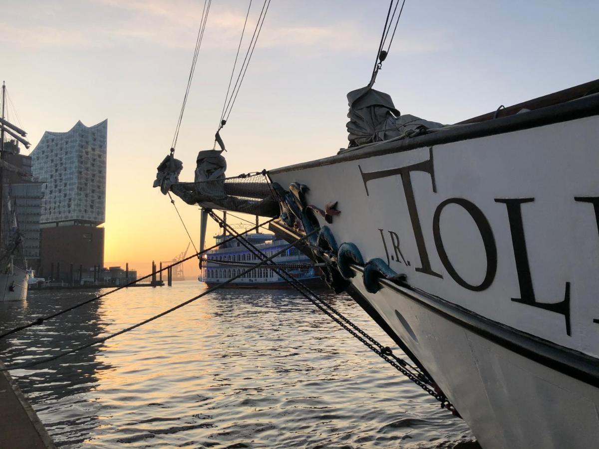 Segelschiff J.R. Tolkien Hotel Hamburg Kültér fotó