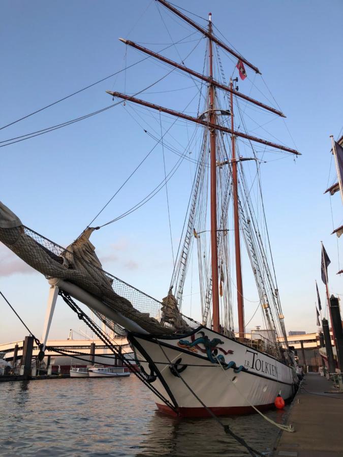 Segelschiff J.R. Tolkien Hotel Hamburg Kültér fotó